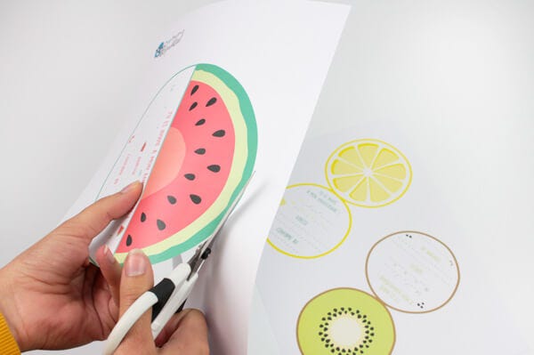 Make these fruit birthday invitations for a great summer party