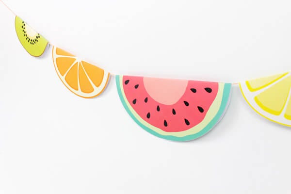 Make these fruit birthday invitations for a great summer party
