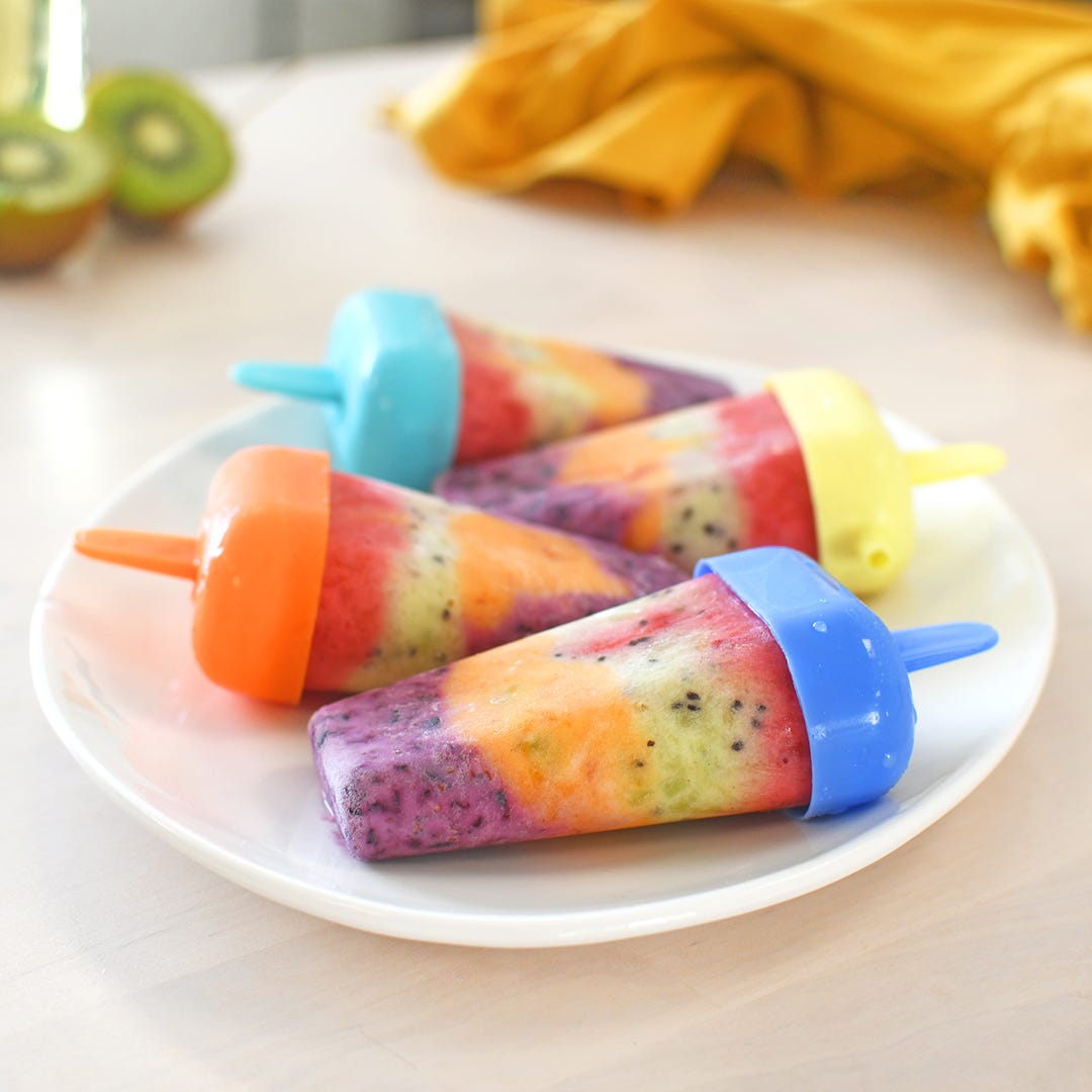 Feast all summer realising quickly and easily delicious fruity and colourful rainbow eskimos!