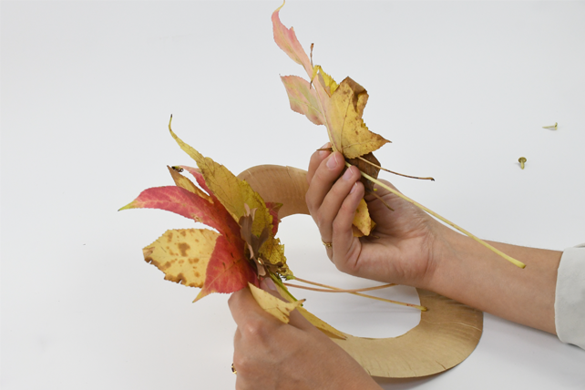 Fall Leaf wreath DIY : Step 2